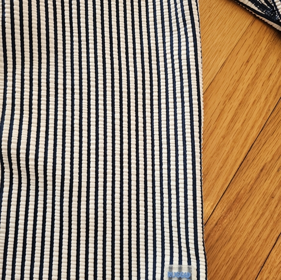 Rugged Butts Rashguard - Picture 3 of 3